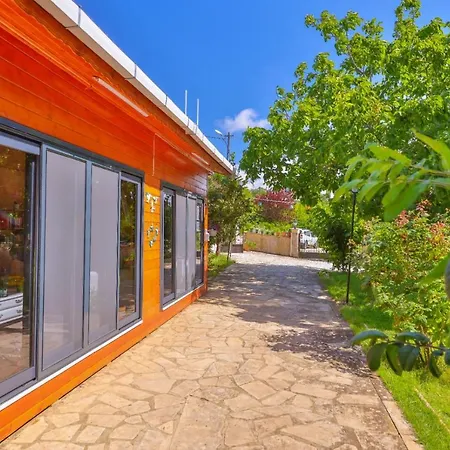 מלון Teras Garden & *