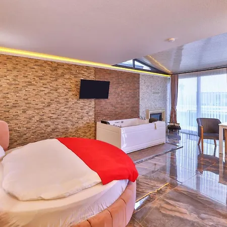 Teras Garden & Hotel